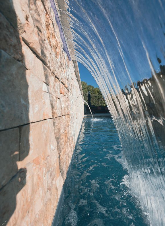 Piscine à déversement